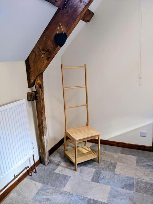 The Old Granary Farm Cottage Abergavenny Exterior photo